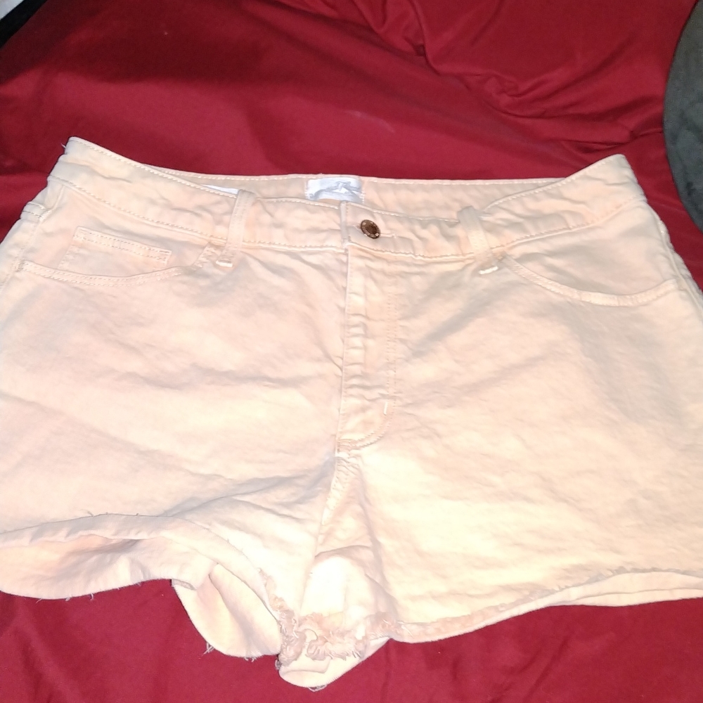 Universal thread shorts